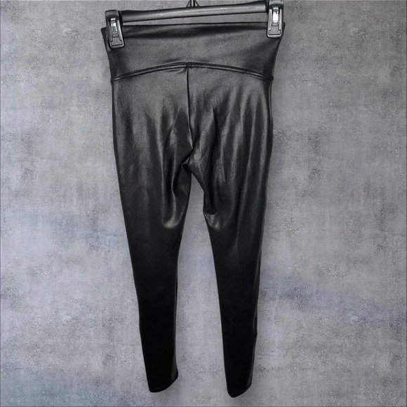 Spanx Faux‎ Leather Leggings Size Small EUC Classic Neutral Minimalist No muffin - Picture 2 of 7